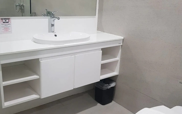 Travelite Hotel Legarda