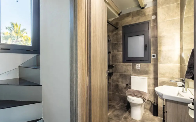 Ventiri Lofts - Luxury Duplex w Private Garden