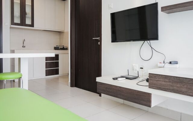 Nice And Artistic 1Br At Saveria Apartment