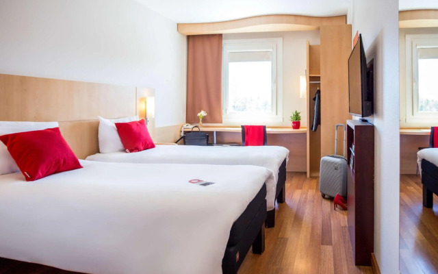 ibis Plzen