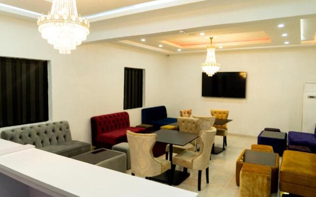247 Luxury Hotel & Apartment Ajah Hotel