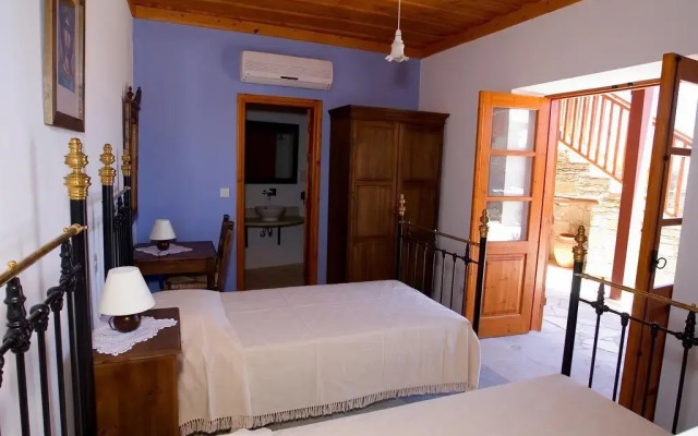 Eveleos Country House