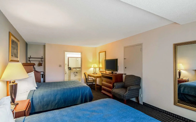 Budget Host Inn & Suites
