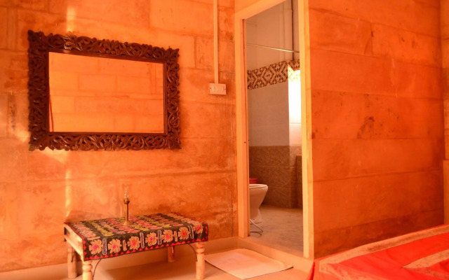 Arya Haveli Hotel