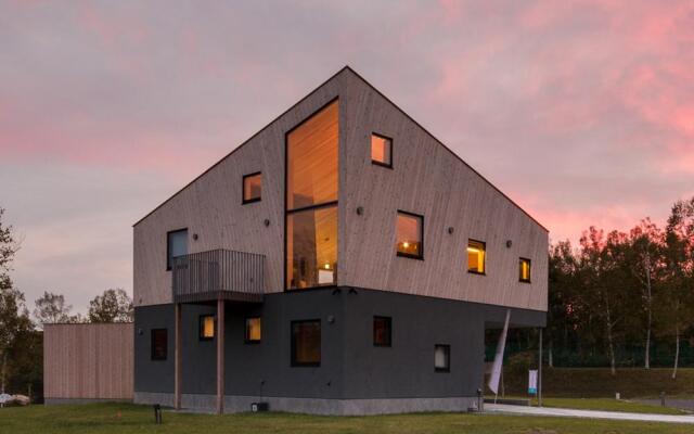 Foxwood E by H2 Life