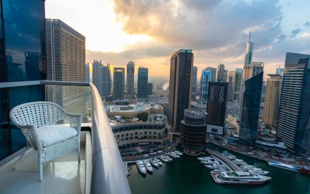 Quintessential Quarters - Breathtaking 29th Floor Views