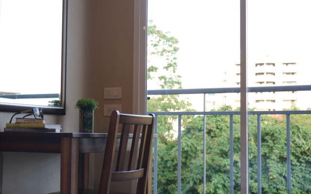 Chompu Nakarin Apartment