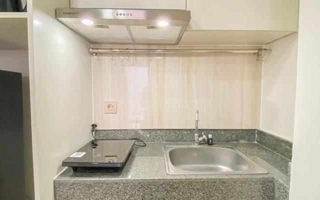 Modern Look 2BR Corner Transpark Cibubur Apartment