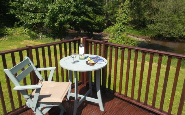 28 Riverside, Caer Beris Holiday Park