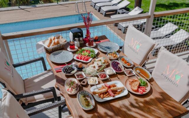 Myhouse Urla Butik Otel