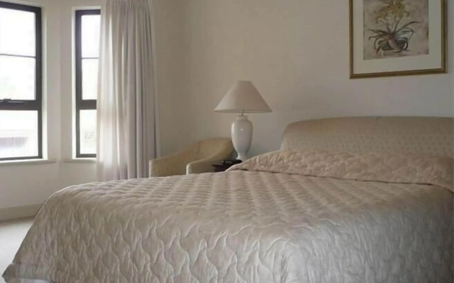 City Escape 2BD in Adelaides East End 2