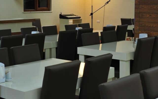 Çam Otel & Restaurant