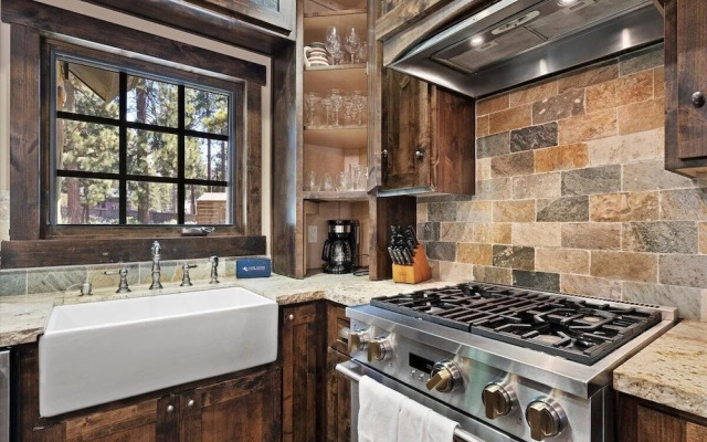 Cyh1012 - Hidden Cedar 5 Bedroom Home