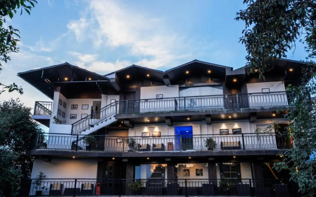 The West Gate Posada By Summit