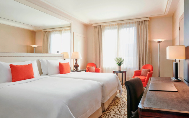 Prince de Galles, a Luxury Collection Hotel, Paris