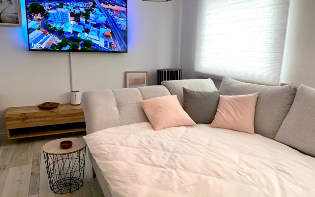 Apartment Rust-modernes Apartment mit Prime, Küche, WLAN, Garten