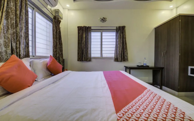 OYO 24125 Hotel Aakash