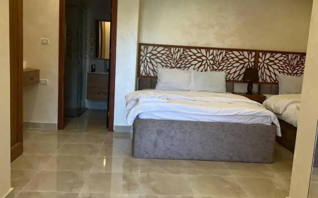 Pyramids Height Inn