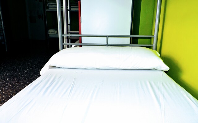 Onefam Les Corts Hostel