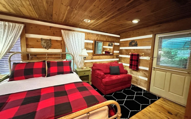 Mountainaire Inn and Log Cabins