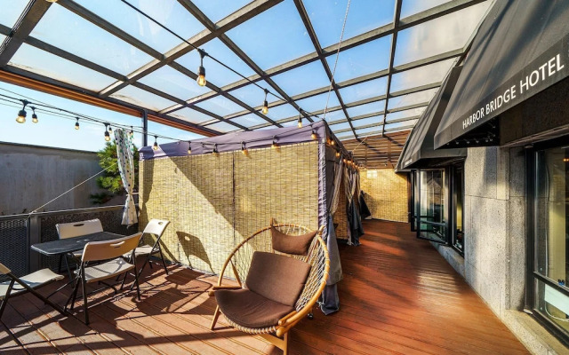 Harbor Bridge Hotel