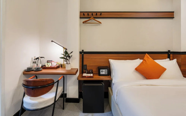 Metrolux City Contemporary Hotel
