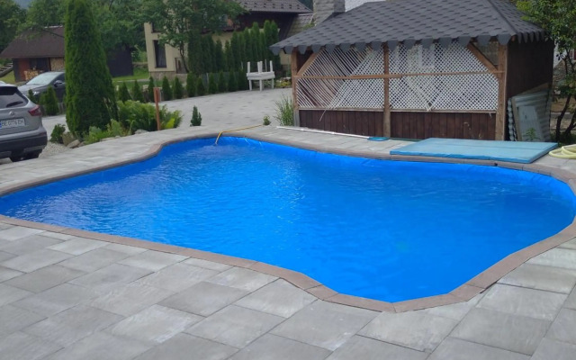 Садиба Янчар з Басейном