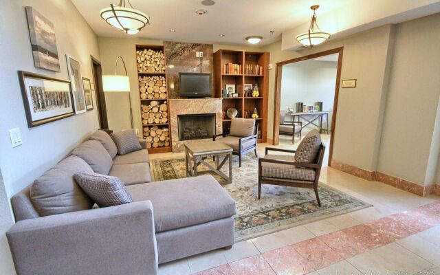 Country Inn & Suites by Radisson, Dearborn, MI