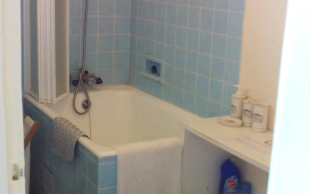 Lenard Charles Bed & Breakfast