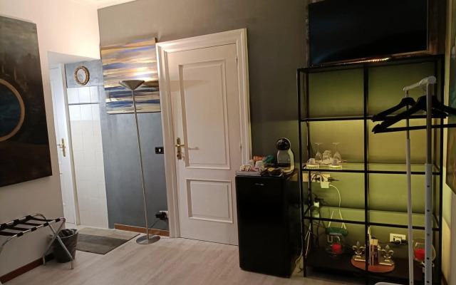 Spanish Steps bedroom