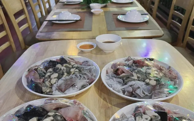 Huong Tuyet Motel