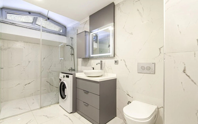 Fully Furnished Flat With Balcony in Sisli