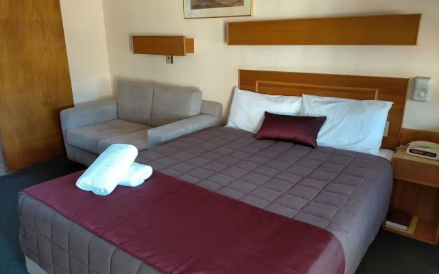 Country Motor Inn Singleton