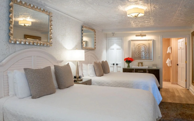 Chateau Inn and Suites