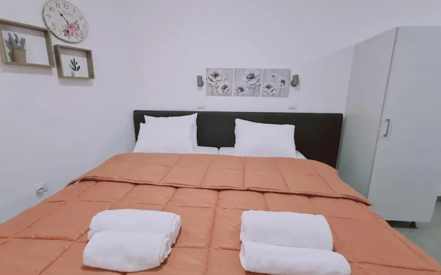 100 AN - Napa Living 36