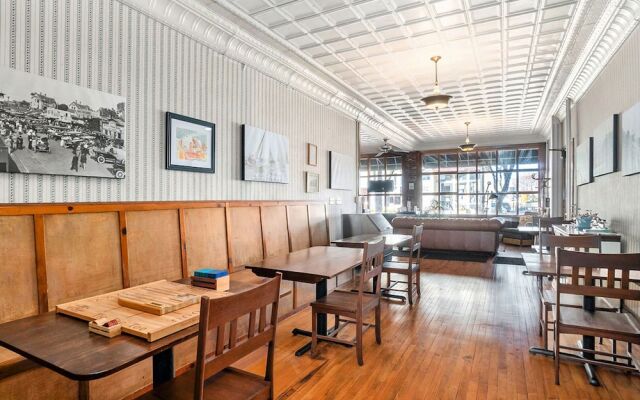 Historic Hotel Nichols