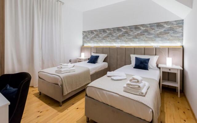 Kalamata Aigli Lux Seafront Retreats- Up to 11ppl