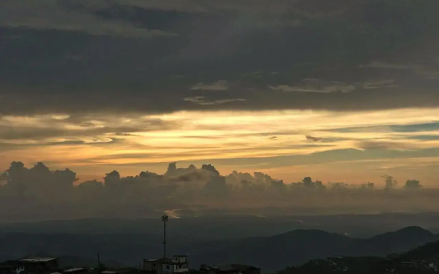 Vacation House in Baguio with Amazing Sunset Views