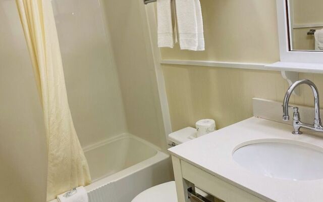 Travelodge by Wyndham Lincoln Near White Mountain