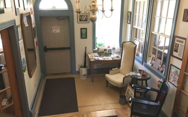 Oak Valley Inn & Suites