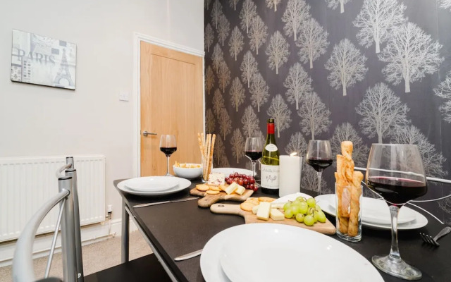 Cosy 4-bed - Sleeps 7, Garden & Pet-friendly