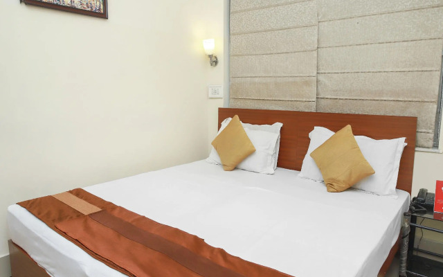 OYO 15724 Stay Fine Daffodils