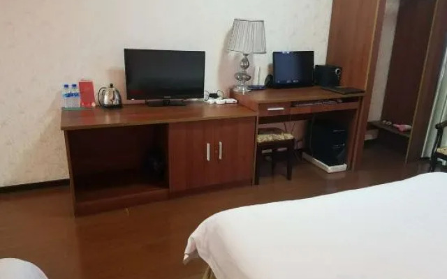 Bayi Baoyuan Hotel (Zhongshan Road No.1 Hospital)