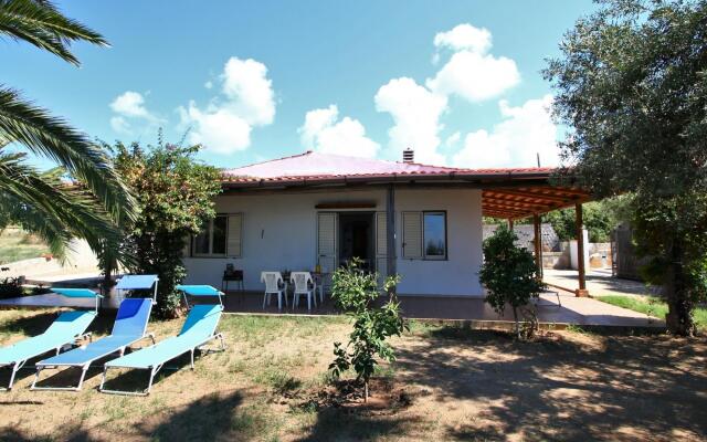 Cozy Holiday Home in Ricadi near Sea