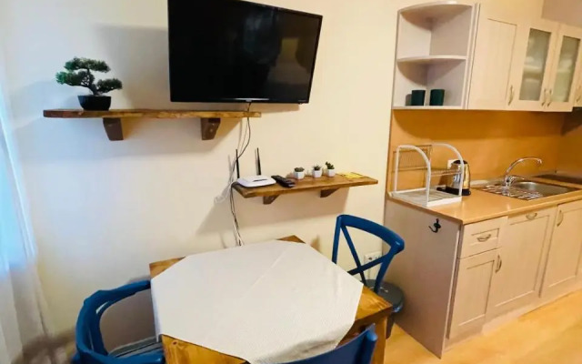 Studio Kris Villa Park