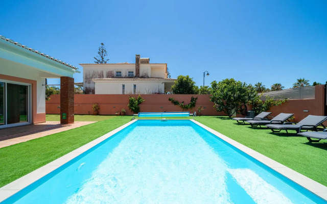 Ponta da Piedade Family House