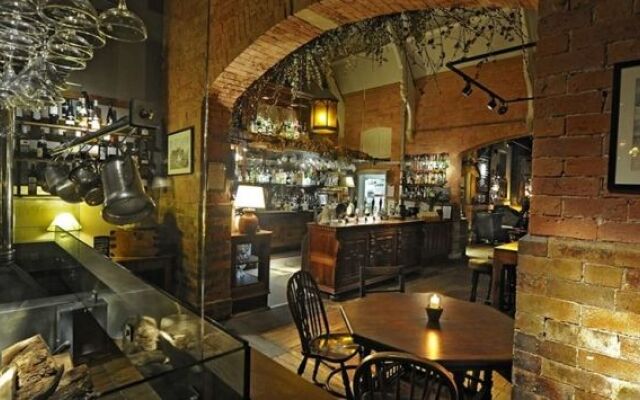 The Cholmondeley Arms Inn - Good Pub Food - B&B in Cheshire