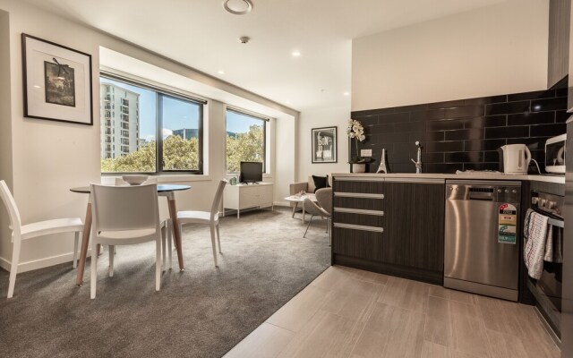 Lovely Apartment Near Myers Park in CBD