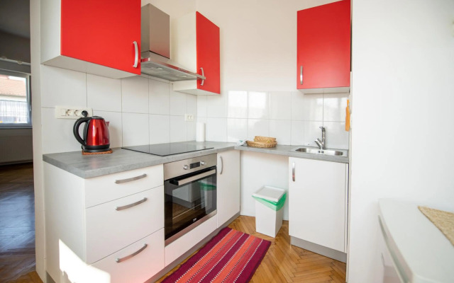 Sunny Villa Apartments