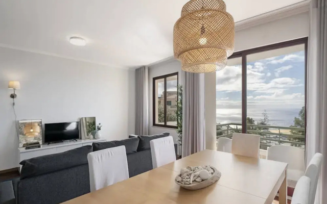 Bright Apartment With Pool, Garajau IV